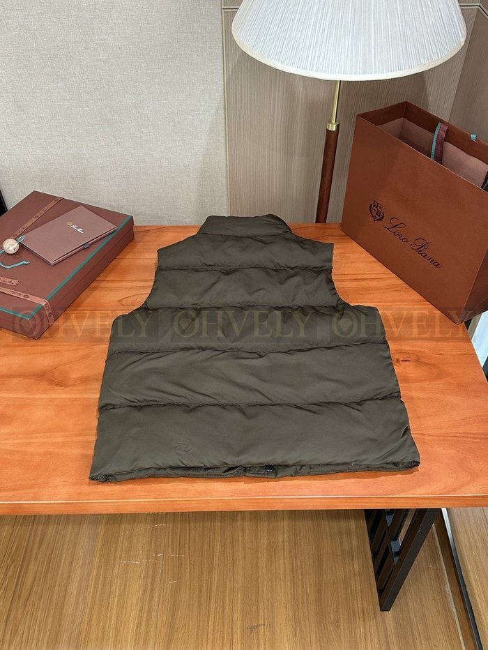 【 ZP 】LoroPiana 패딩 조끼 (매장가 760만원)