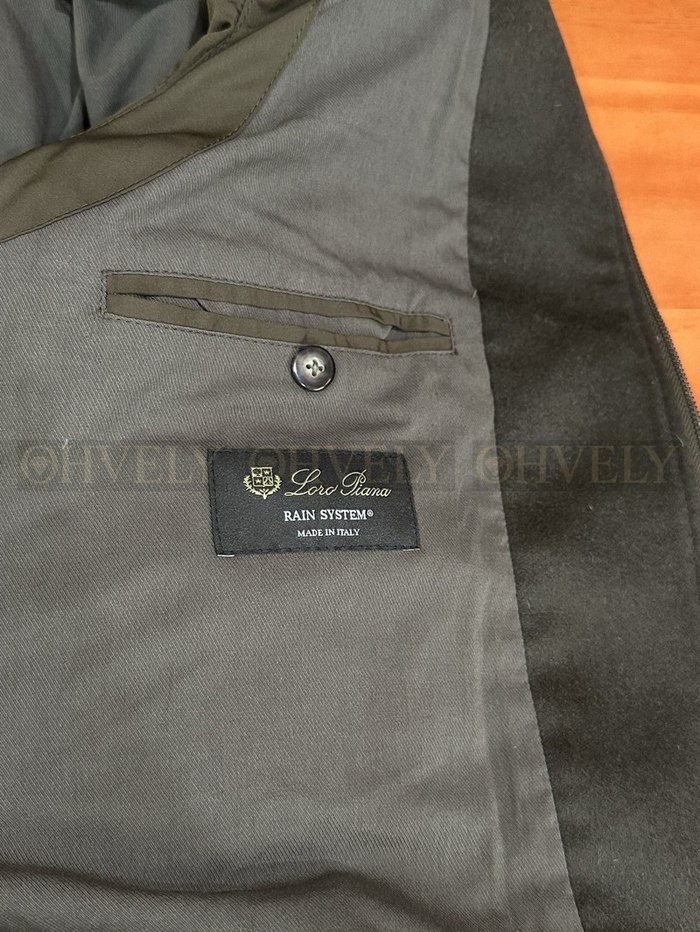 【 ZP 】LoroPiana 패딩 조끼 (매장가 760만원)