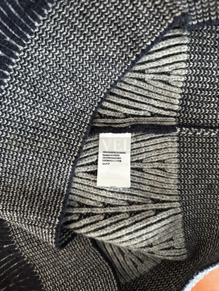 【 ZP 】Brunello Cucinelli 스웨터 (매장가 238만원)