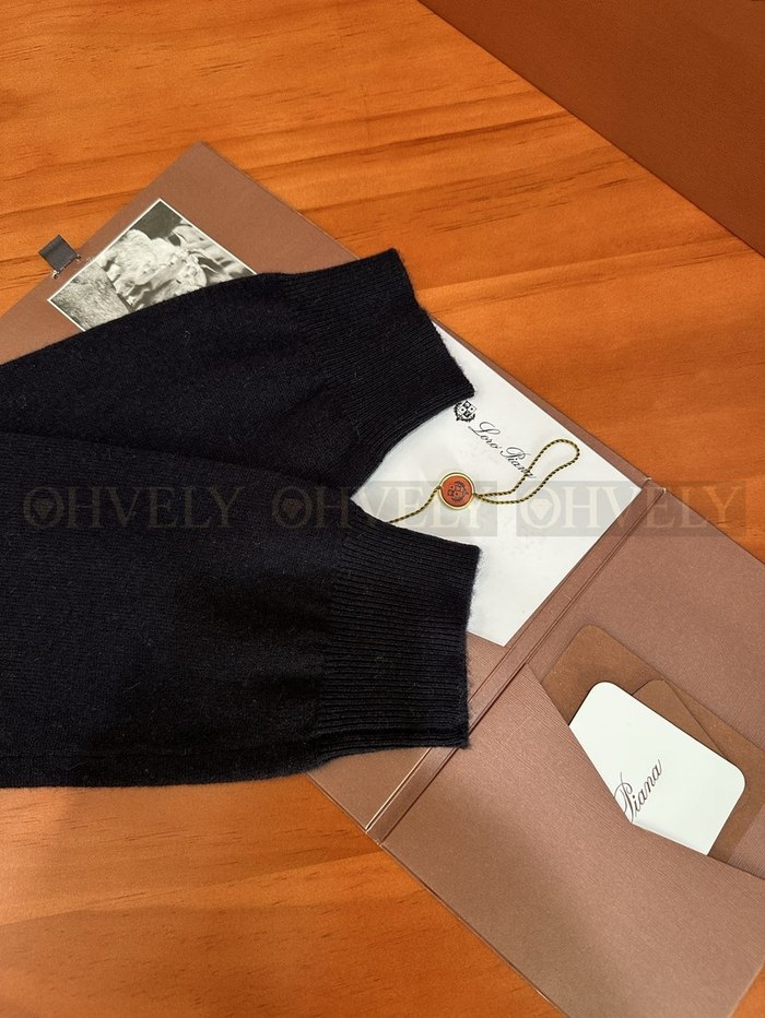 【 ZP 】LoroPiana 라운드 니트 (매장가 274만원)