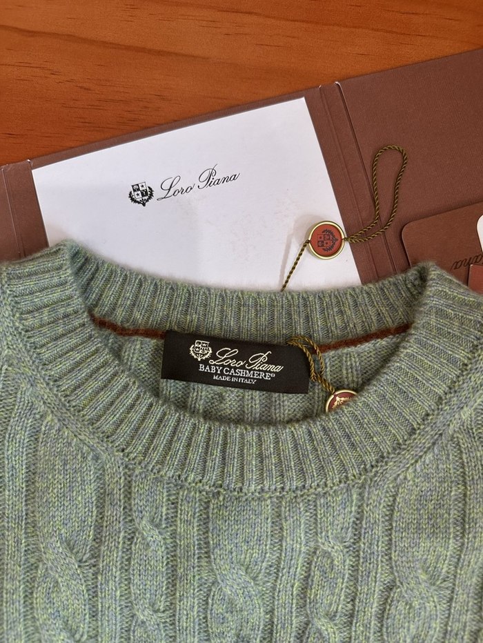 【 ZP 】LoroPiana 라운드 스웨터 (매장가 370만원)