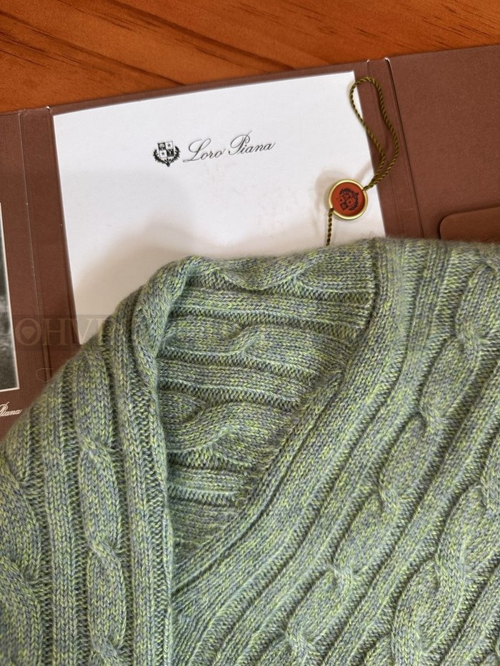 【 ZP 】LoroPiana 라운드 스웨터 (매장가 370만원)