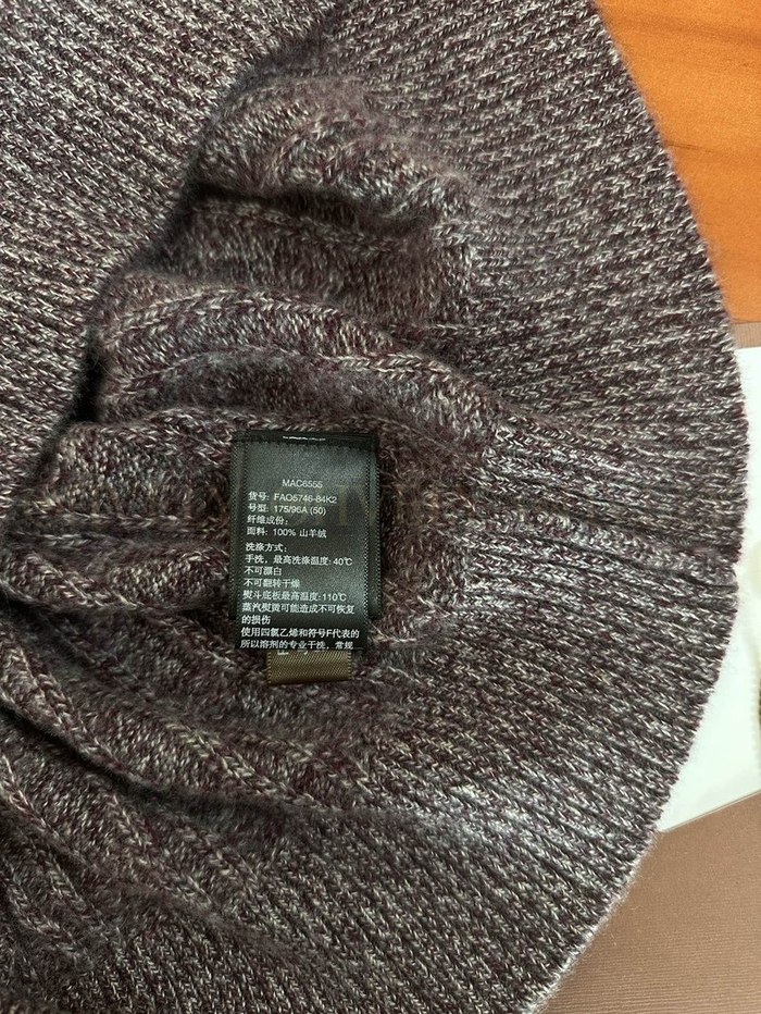 【 ZP 】LoroPiana 니트 스웨터 (매장가 370만원)