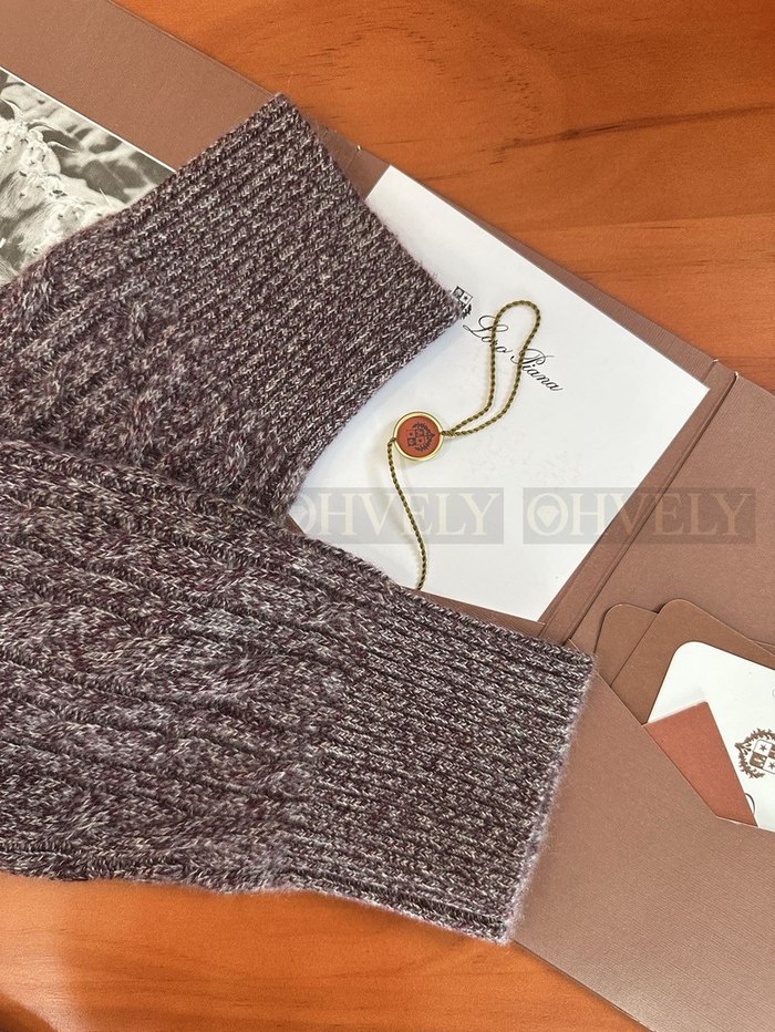 【 ZP 】LoroPiana 니트 스웨터 (매장가 370만원)