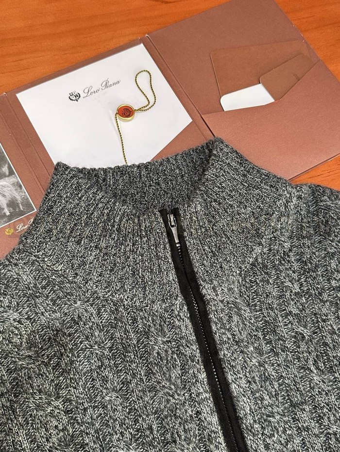 【 ZP 】LoroPiana 니트 스웨터 (매장가 410만원)