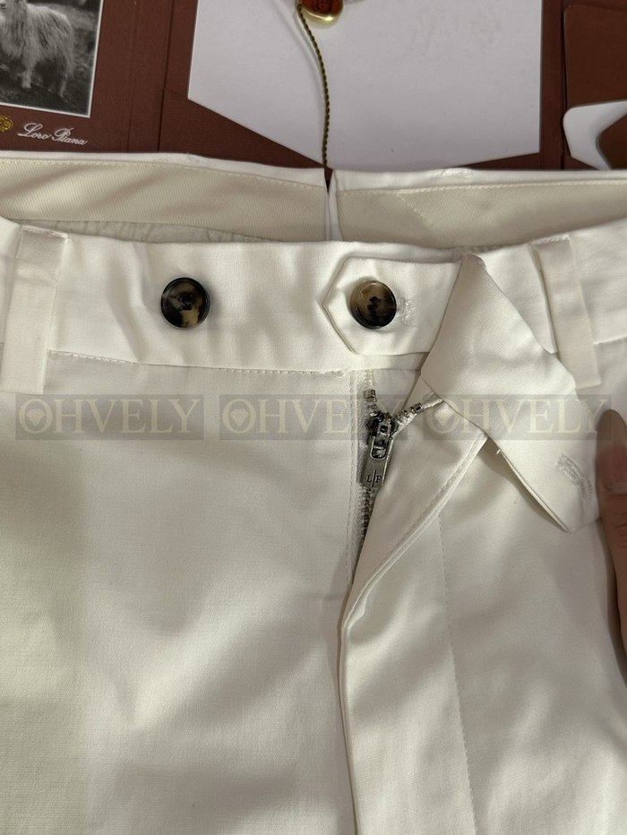 【 ZP 】LoroPiana 바지 (매장가 130만원)