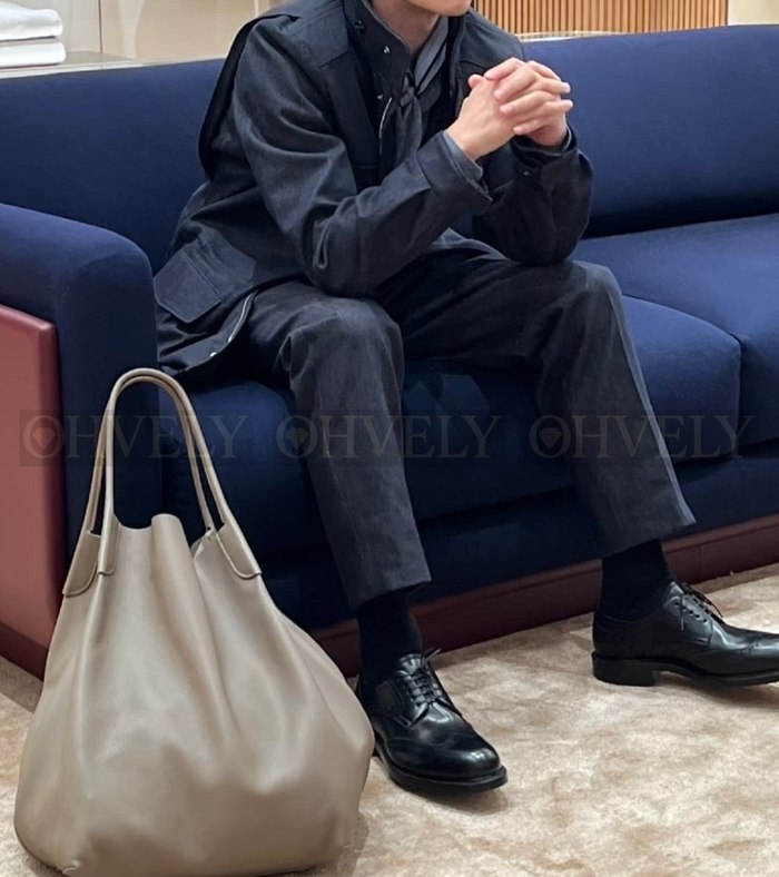 【 ZP 】LoroPiana 바지 (매장가 136만원)