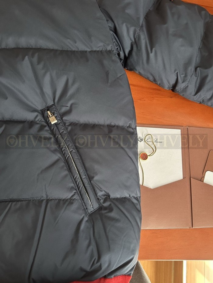 【 ZP 】LoroPiana 패딩 (매장가 676만원)