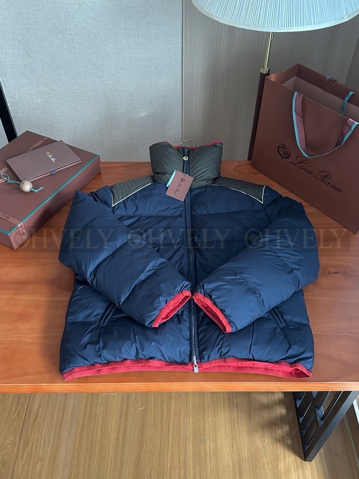 【 ZP 】LoroPiana 패딩 (매장가 676만원)