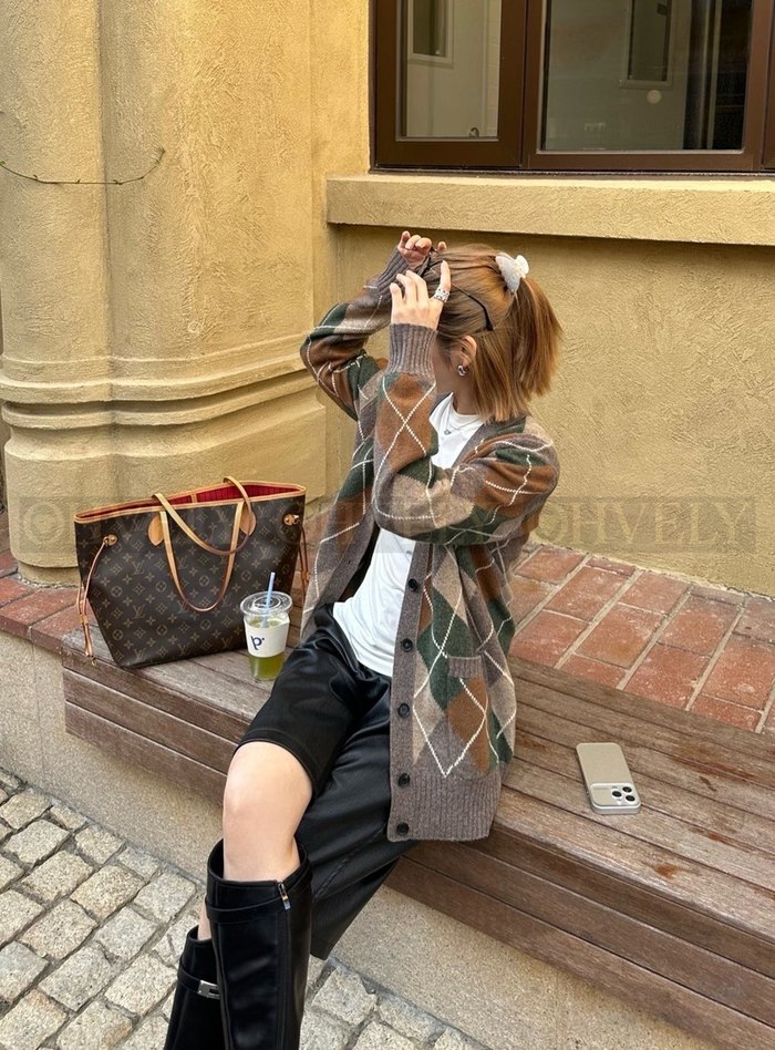 【 ZP 】LoroPiana 가디건 (매장가 506만원)