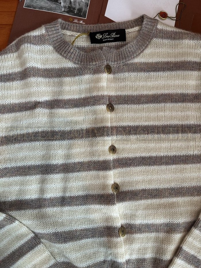 【 ZP 】LoroPiana 가디건 (매장가 448만원)
