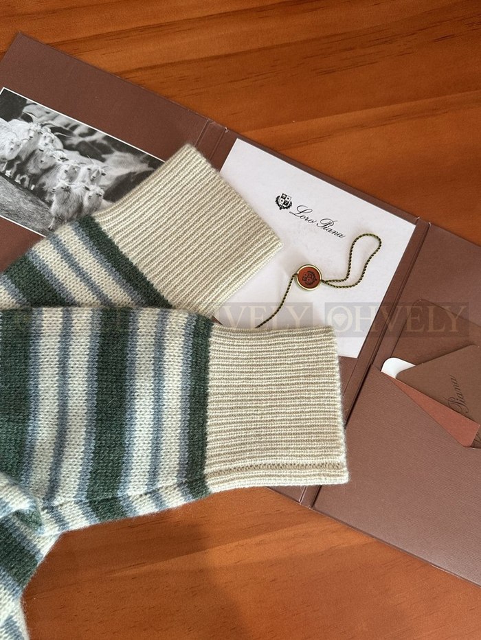 【 ZP 】LoroPiana 가디건 (매장가 448만원)