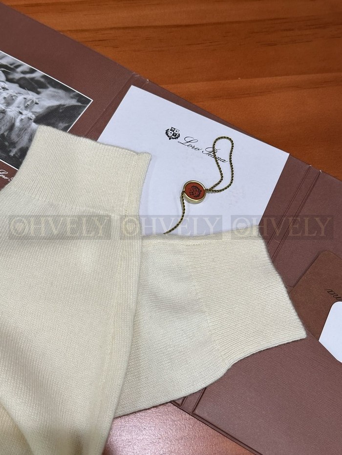 【 ZP 】LoroPiana 티셔츠 (매장가 332만원)