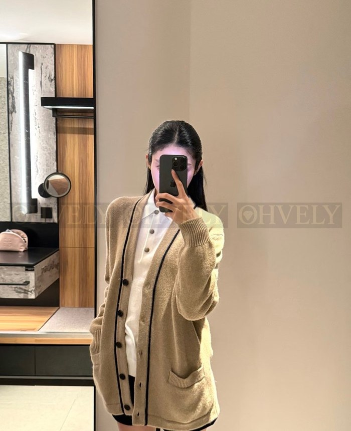 【 ZP 】LoroPiana 가디건 (매장가 566만원)