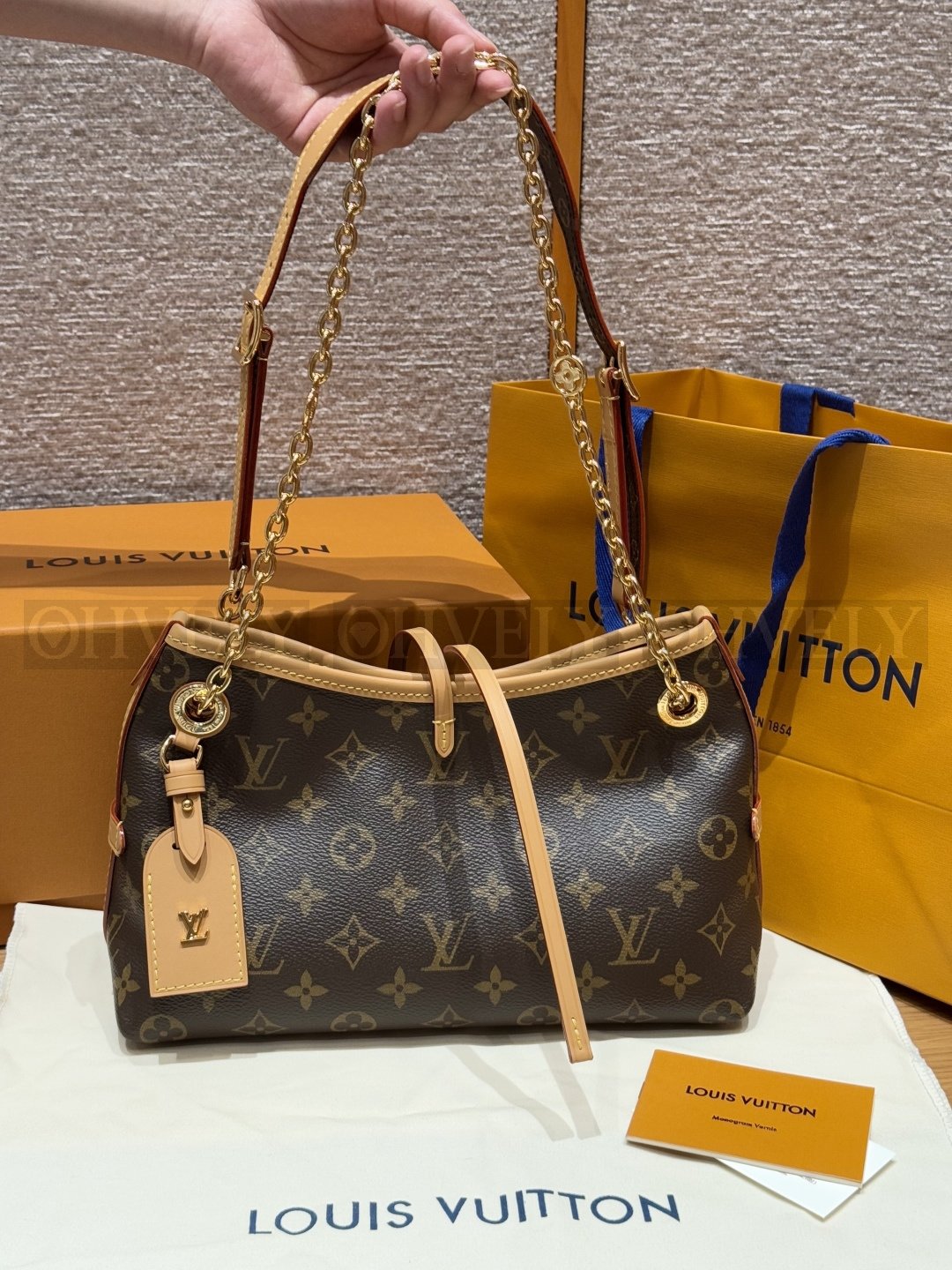 루이비통 캐리올 바이브BB 숄더백